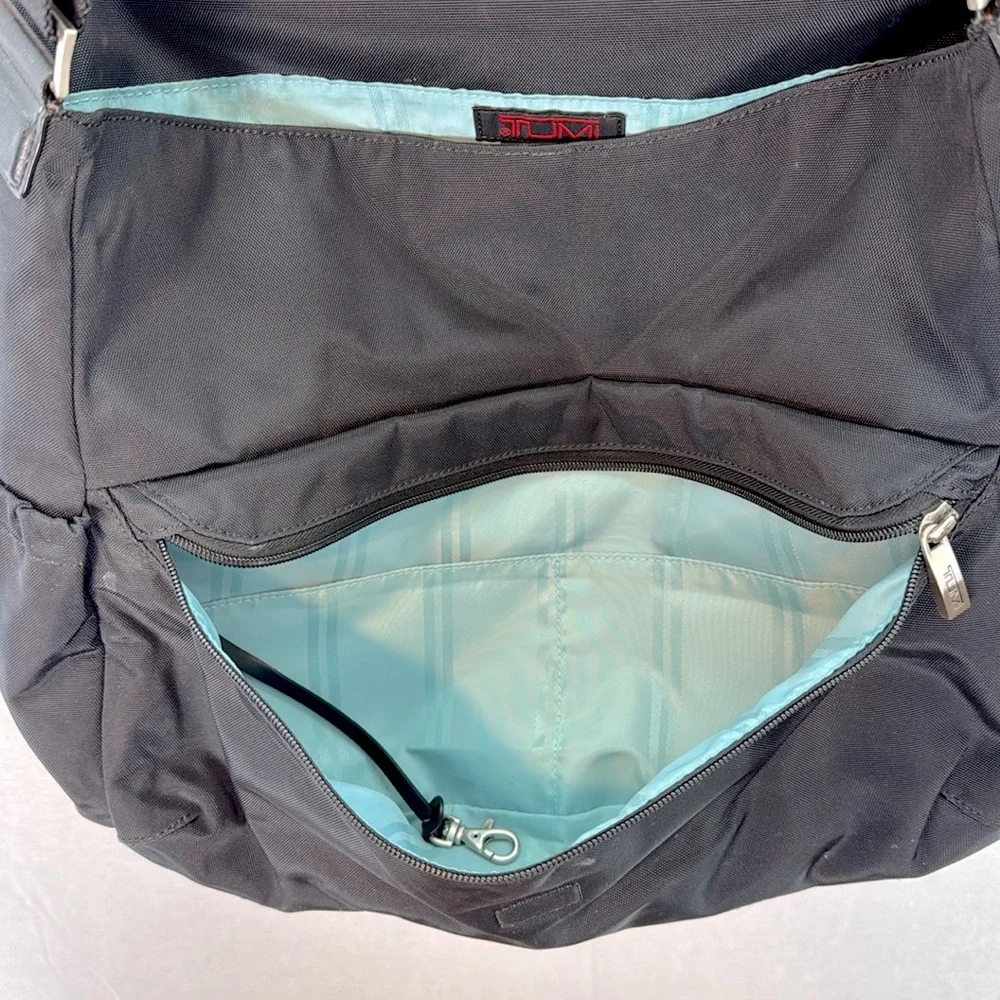 Tumi - women’s Black Messenger diaper baby bag Nylon & leather unisex